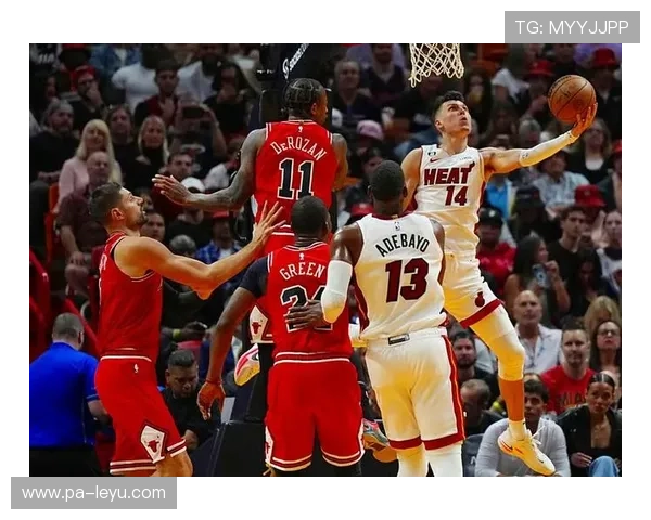 勇士替补席集体爆发，主帅称“团队赢球”——逆境中的团结力量